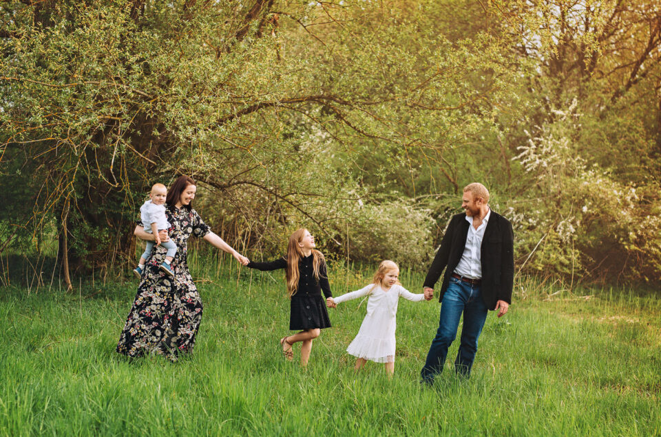 Different seasons for outdoor family photo session in Munich